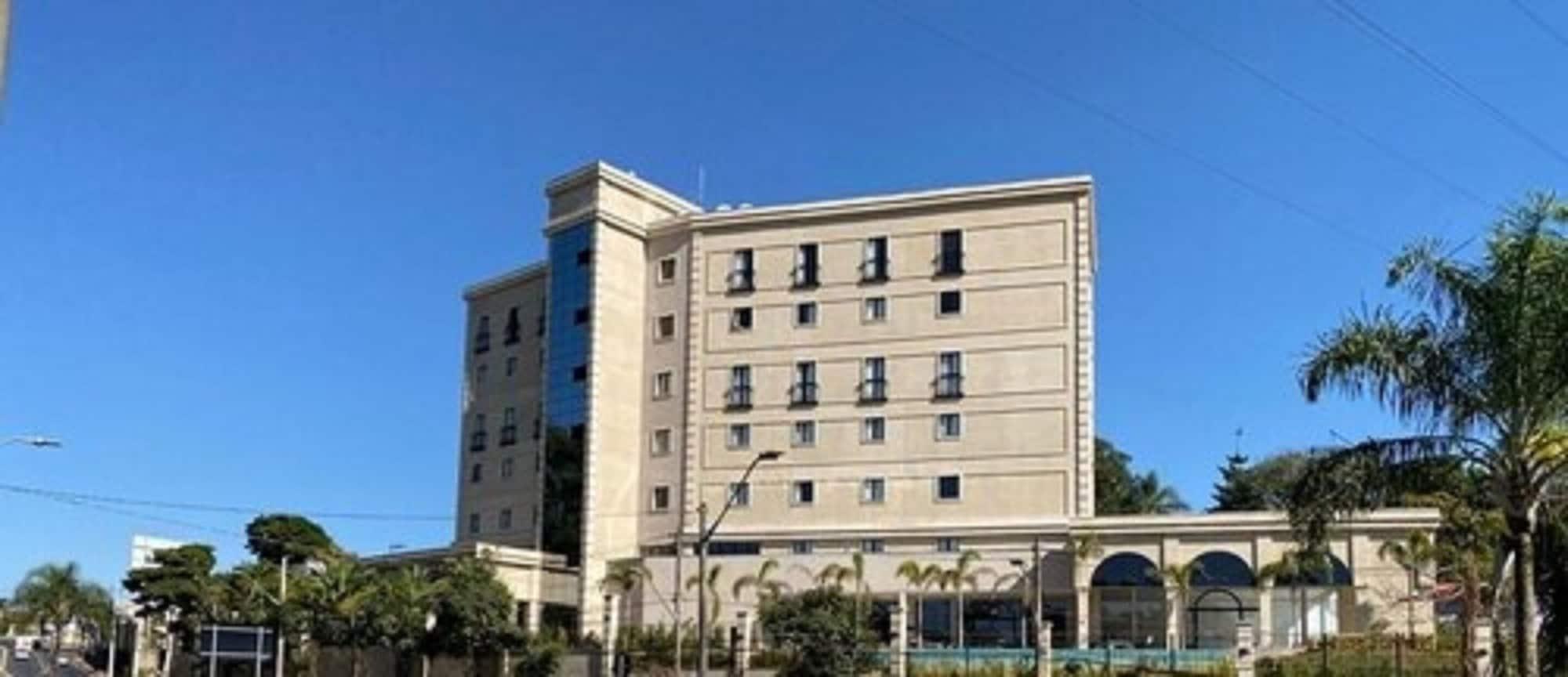 Class Hotel פיראסיסבה מראה חיצוני תמונה