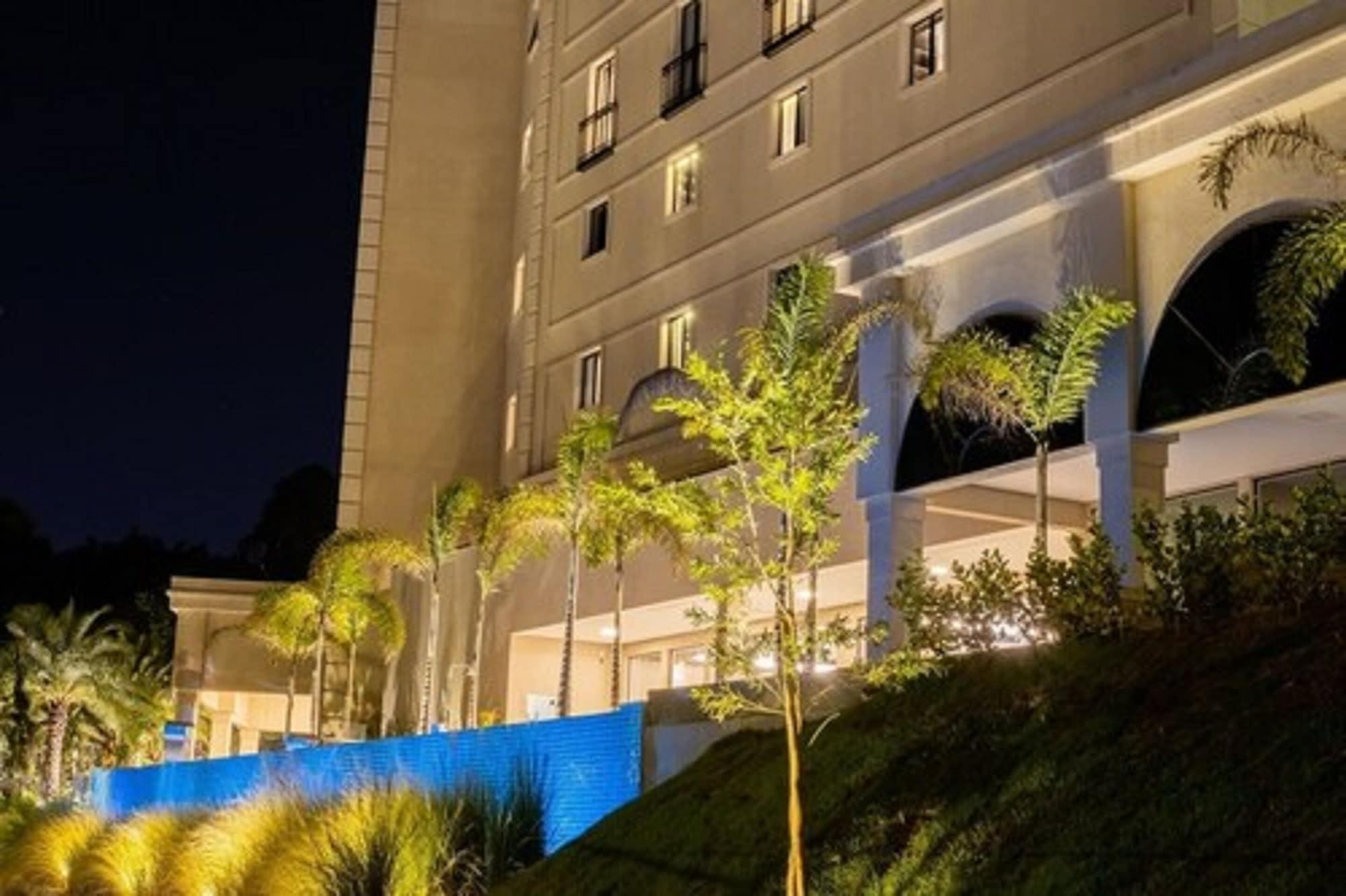 Class Hotel פיראסיסבה מראה חיצוני תמונה