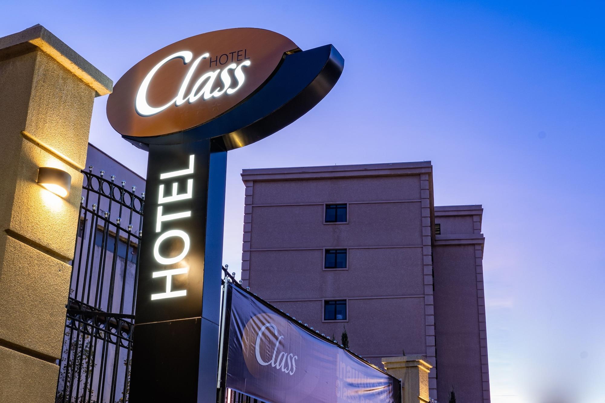 Class Hotel פיראסיסבה מראה חיצוני תמונה
