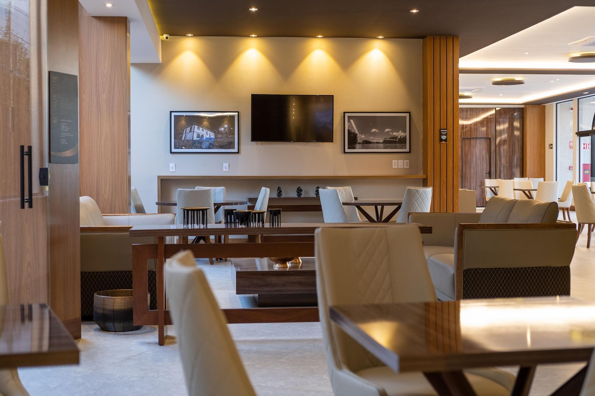 Class Hotel פיראסיסבה מראה חיצוני תמונה